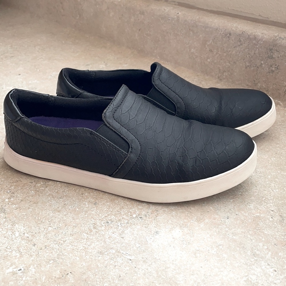 Dr Scholl’s memory foam slip on flats